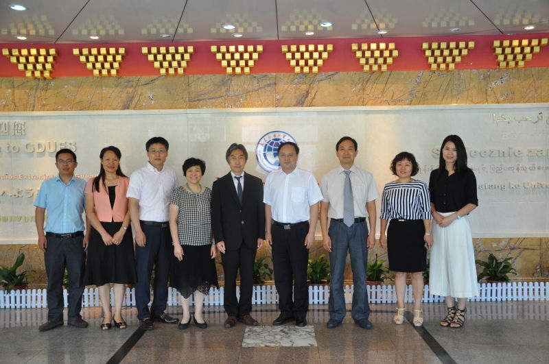 公司与早稻田大学来访人员合影